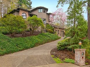 11222 S Southridge Dr, Portland, OR 97219