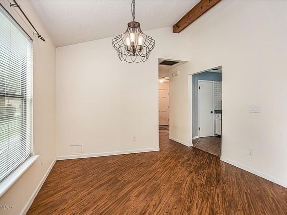 4th image of 3920 Windridge Ct
