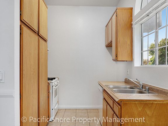 5th image of 3608 Vinton Ave APT 6