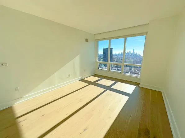 350 West 42nd Street image 10 of 33