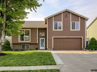 16872 Larimore Ave, Omaha, NE 68116