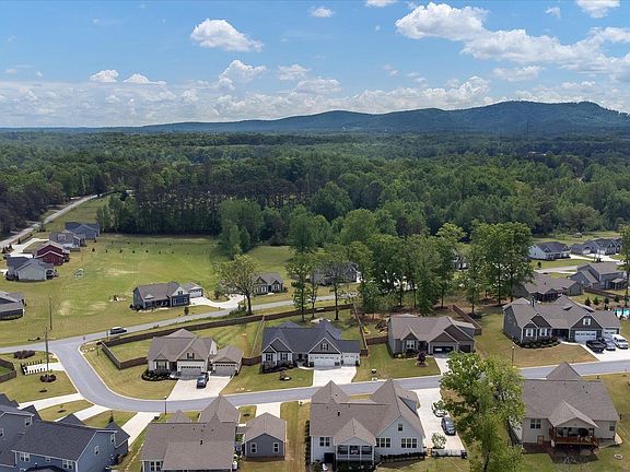 3rd image of 5 Alice Kelley Ct