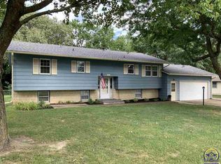 1762 Old Manor Rd, Emporia, KS 66801