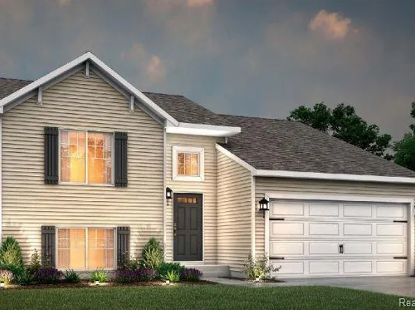 2881 Jordan River Dr, Fowlerville, MI 48836