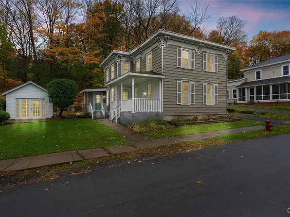 7 Lawrence St, Jordan, NY 13080