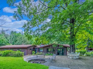 33 Race Track Rd, Bearsville, NY 12409