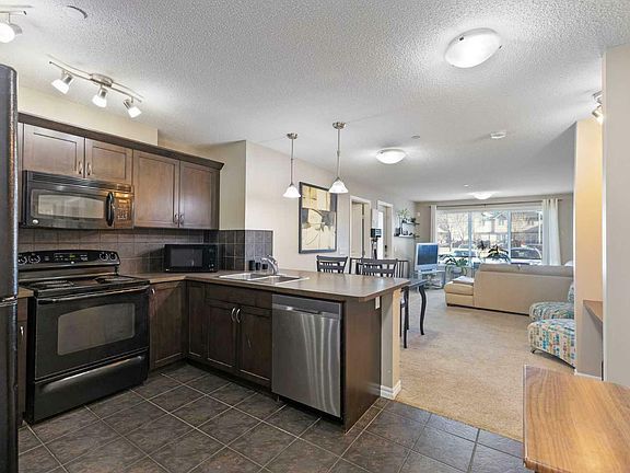 5th image of 4 Kingsland Close SE #1107