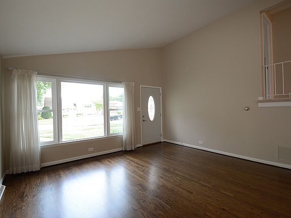 4th image of 10004 S Buell Ct