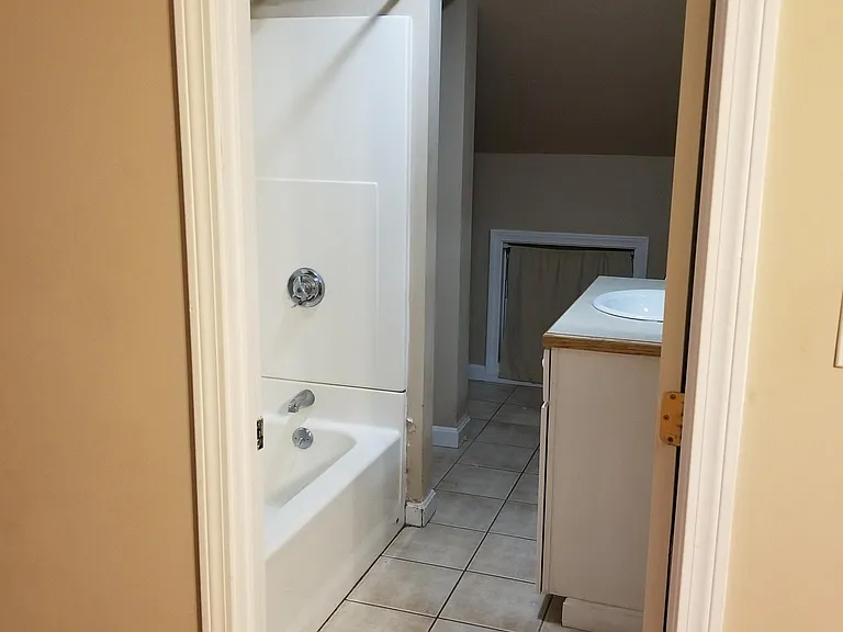 752 King Philip St #3 — Photo 11