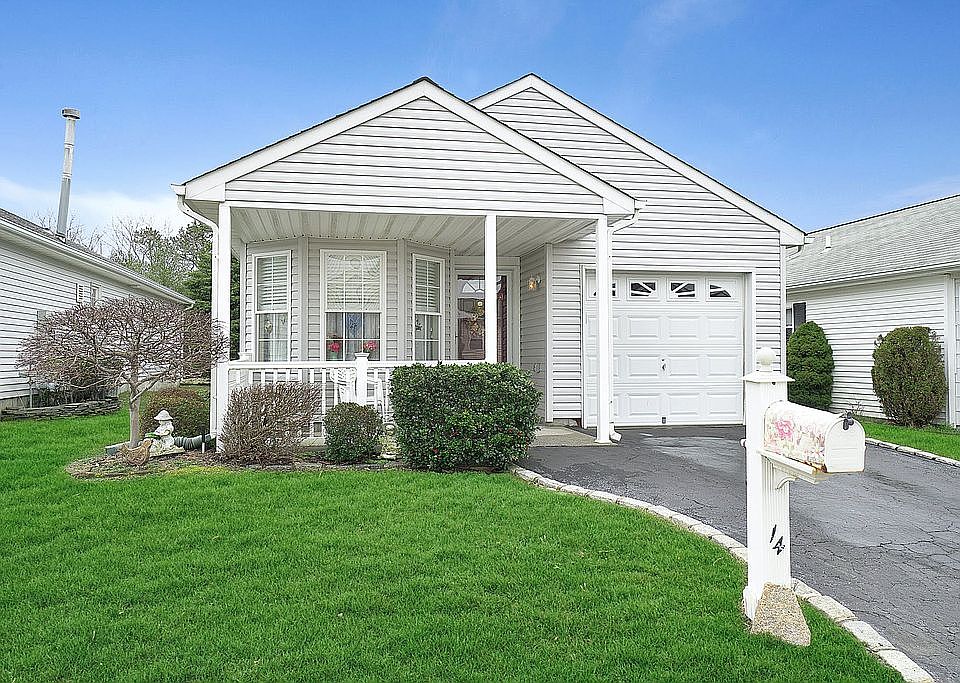 1st image of 14 Strawberry Patch Ct