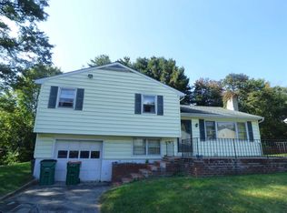 4 Farms End Rd, Wappingers Falls, NY 12590