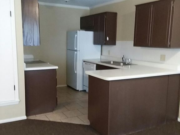 4th image of 6817 Wolflin Ave #103