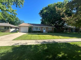 3824 Barrington Rd, Rockford, IL 61107