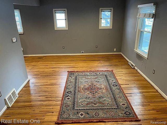 1591 Humphrey Ave SE, photo 8