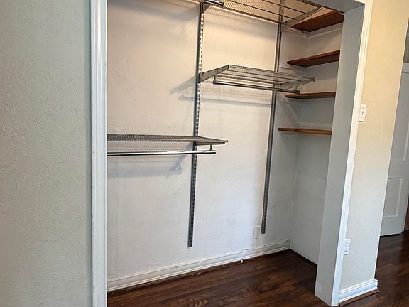 5th image of 1830 Moser Ave #200