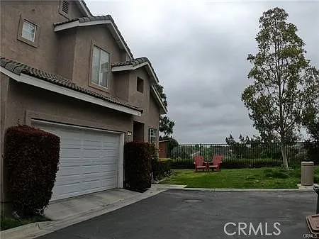 10 Greenborrow Ct — Photo 3