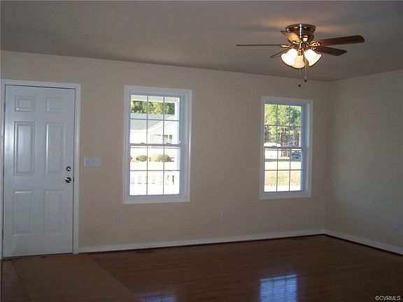 3rd image of 4012 Moss Point Dr