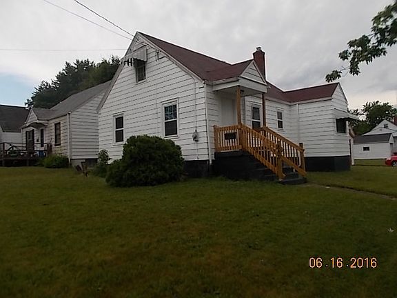 3rd image of 880 Detroit Ave