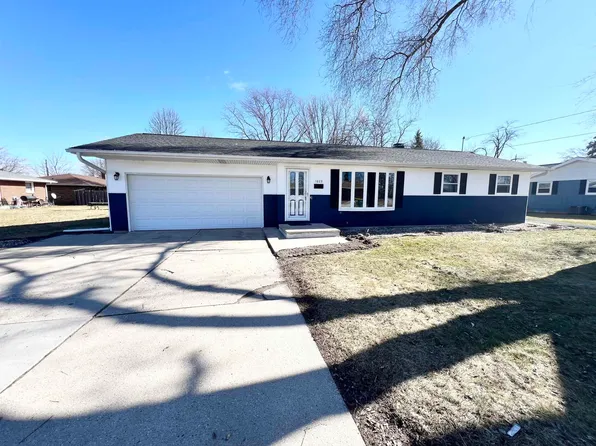 1023 Abrams St, Green Bay, WI 54302