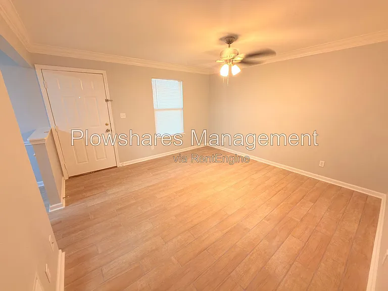100 E Florence Ave #7 — Photo 14