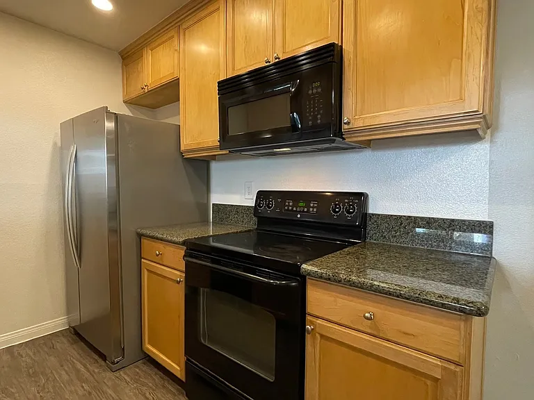Park Plaza Apartments — Photo 82