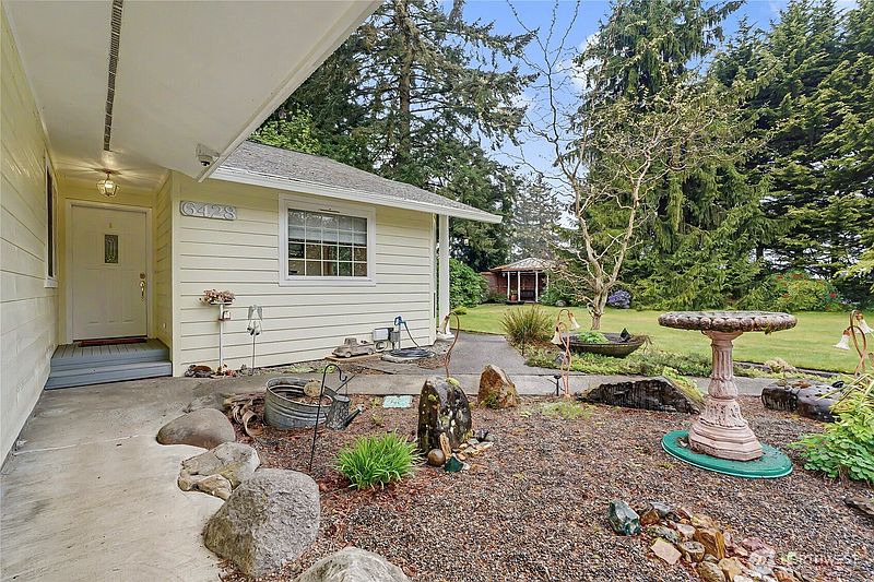 2nd image of 6428 201st Avenue SW