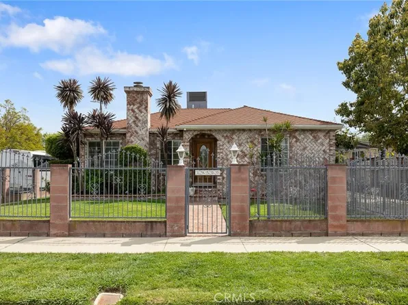 19500 Bassett St, Reseda, CA 91335