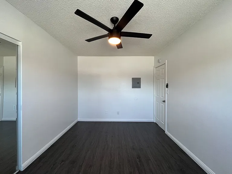 1335 Stanley Ave — Photo 31