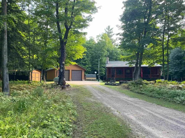 179 White Bear Dr, Negaunee, MI 49866