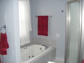 5th image of 20 Shriver Dr