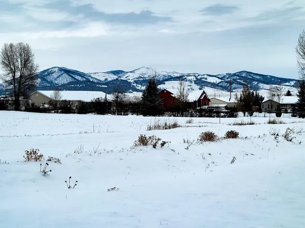 1519 Vixen Ln, Lewistown, MT 59457