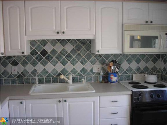 3rd image of 3211 NE 8th St APT 301
