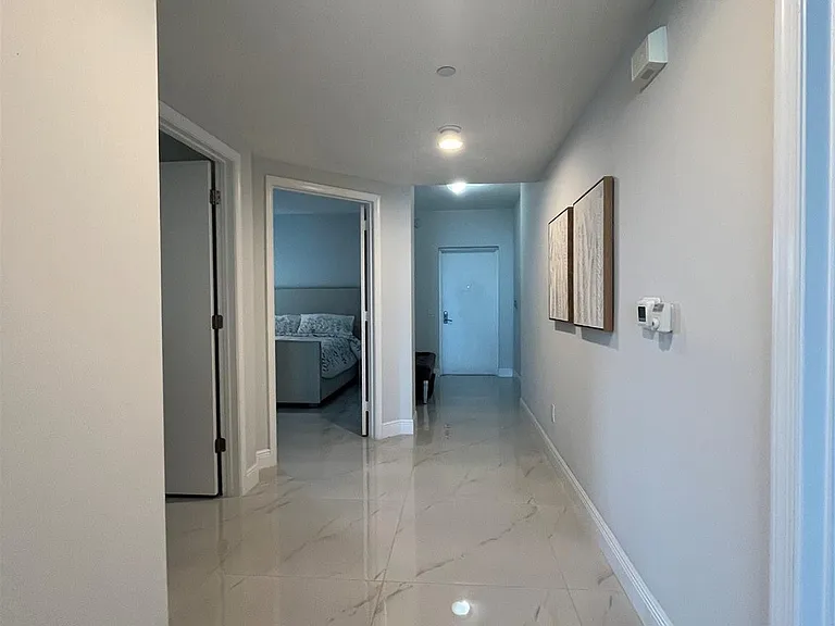 2650 Lake Shore Dr #803 — Photo 8