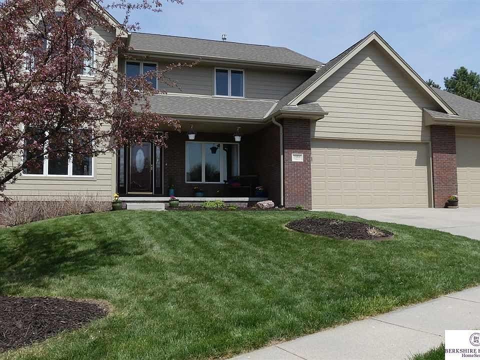 1st image of 19806 Douglas Cir