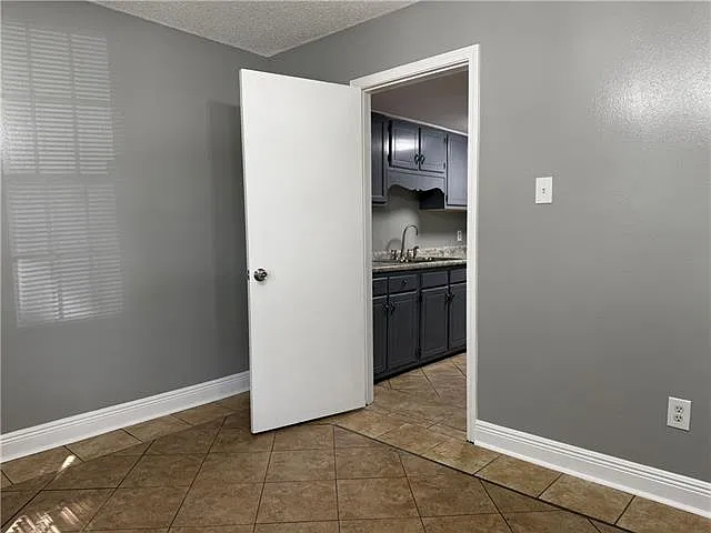 3 bed, 2.5 bath, 1575 sqft, $1,600 — Photo 4