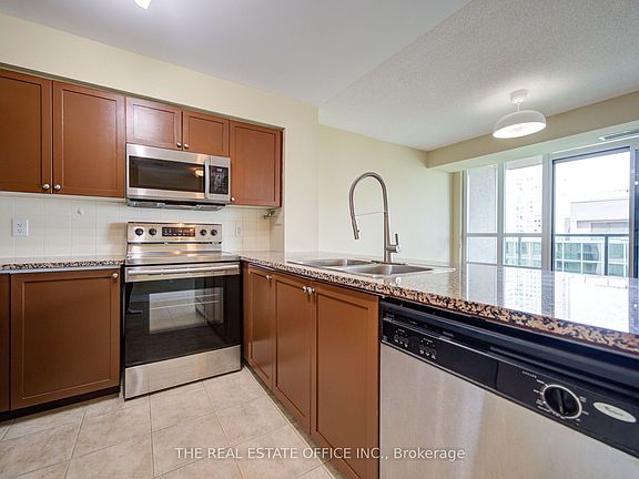 5th image of 208 Enfield Pl #1502