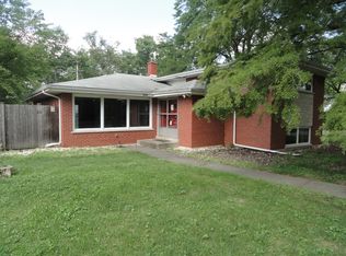 1348 E Lyn Ct, Homewood, IL 60430