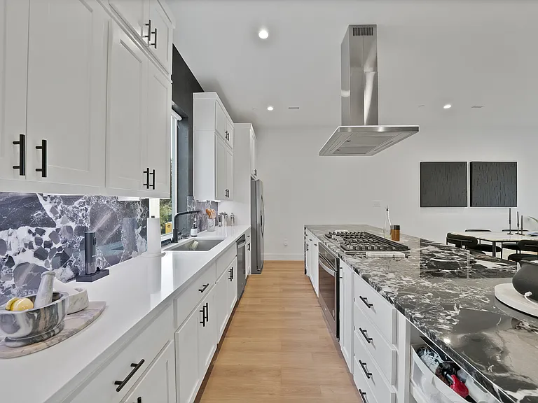 2139 Mail Ave #102 — Photo 11
