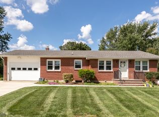 805 Youngs Rd, Phillipsburg, NJ 08865