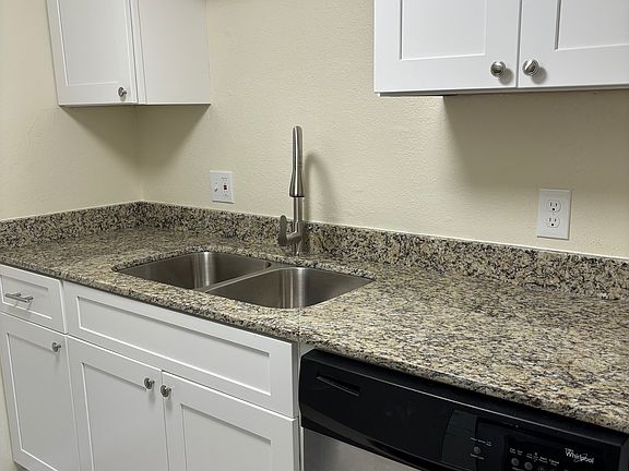 2nd image of 1905 Jephson Ln #8