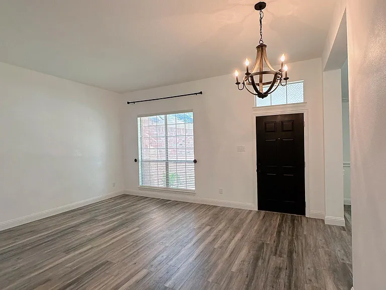 11601 Crystal Falls Dr — Photo 2