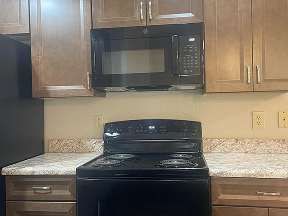 5th image of 224 Teakwood Ln