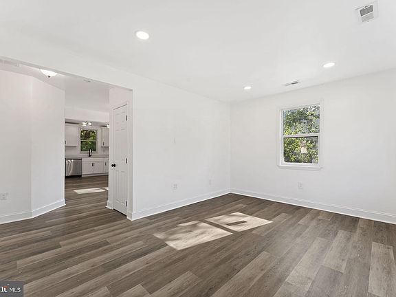 3rd image of 353 Florence Blvd