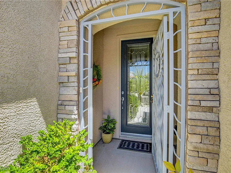 2176 Shadow Canyon Dr — Photo 2