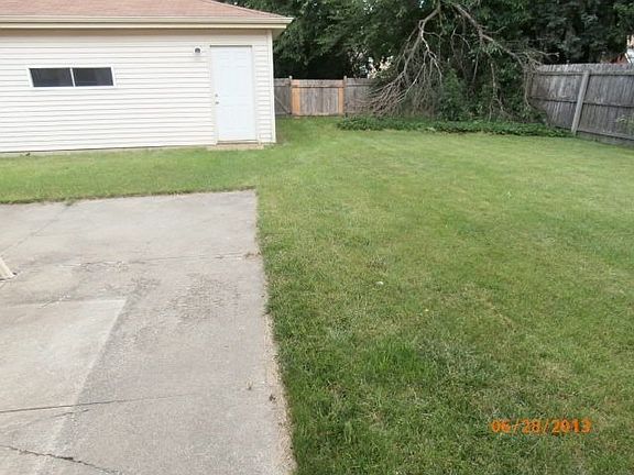 4th image of 927 Bristol Ave