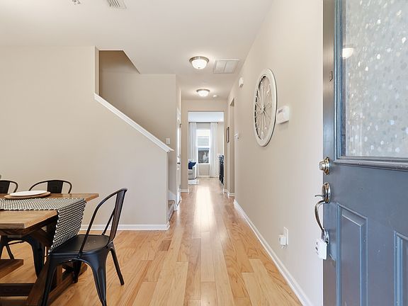 3rd image of 805 Kennear Ln