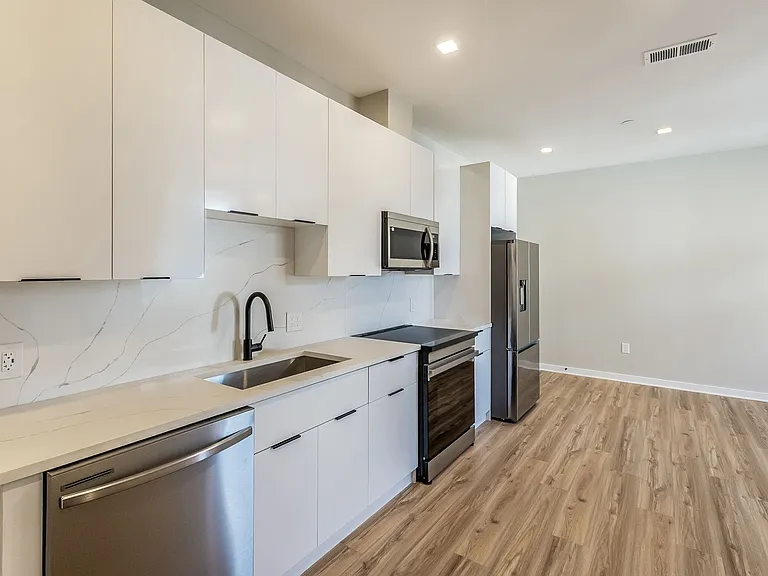 1358 Florida Ave NE — Photo 7