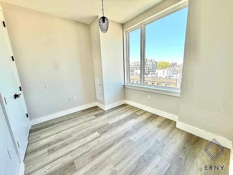 1565 New York Ave #5D — Photo 6