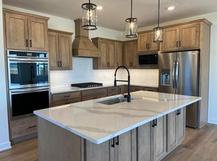 2006 Fulton Ct, Carver, MN 55315