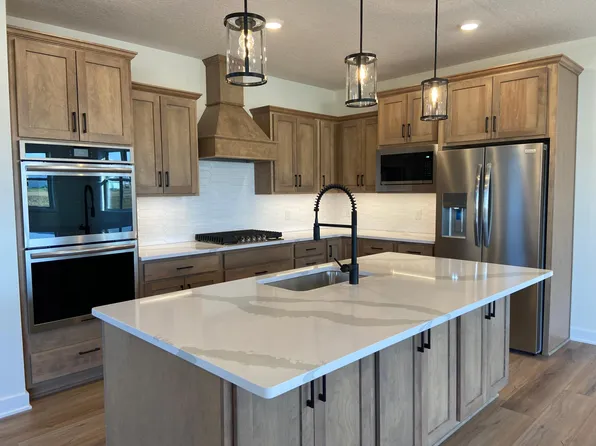 2006 Fulton Ct, Carver, MN 55315